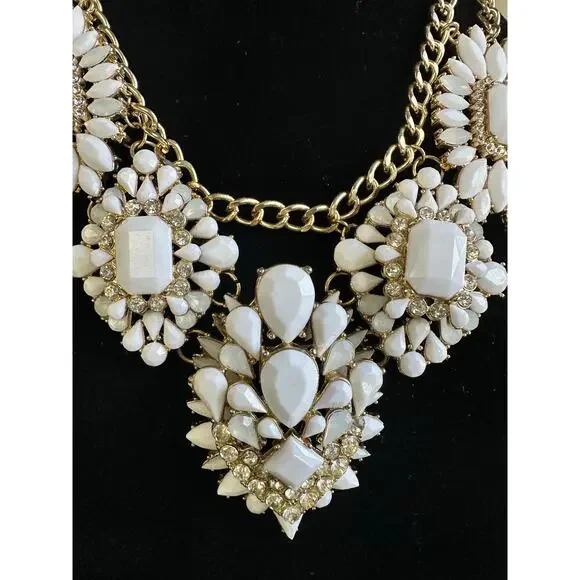 Stunning White Statement Necklace and Earring Set - Rhinestone & Acrylic Design - Picture 4 of 7
